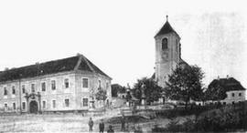Kostel na černobílé fotografii Nezamyslic